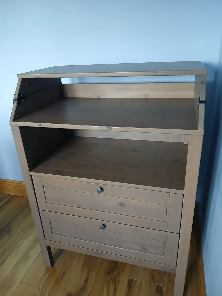 Baby changing unit - Image 1