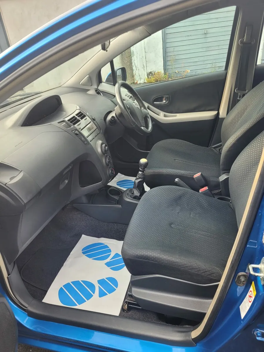 Toyota Yaris 2010 - Image 4