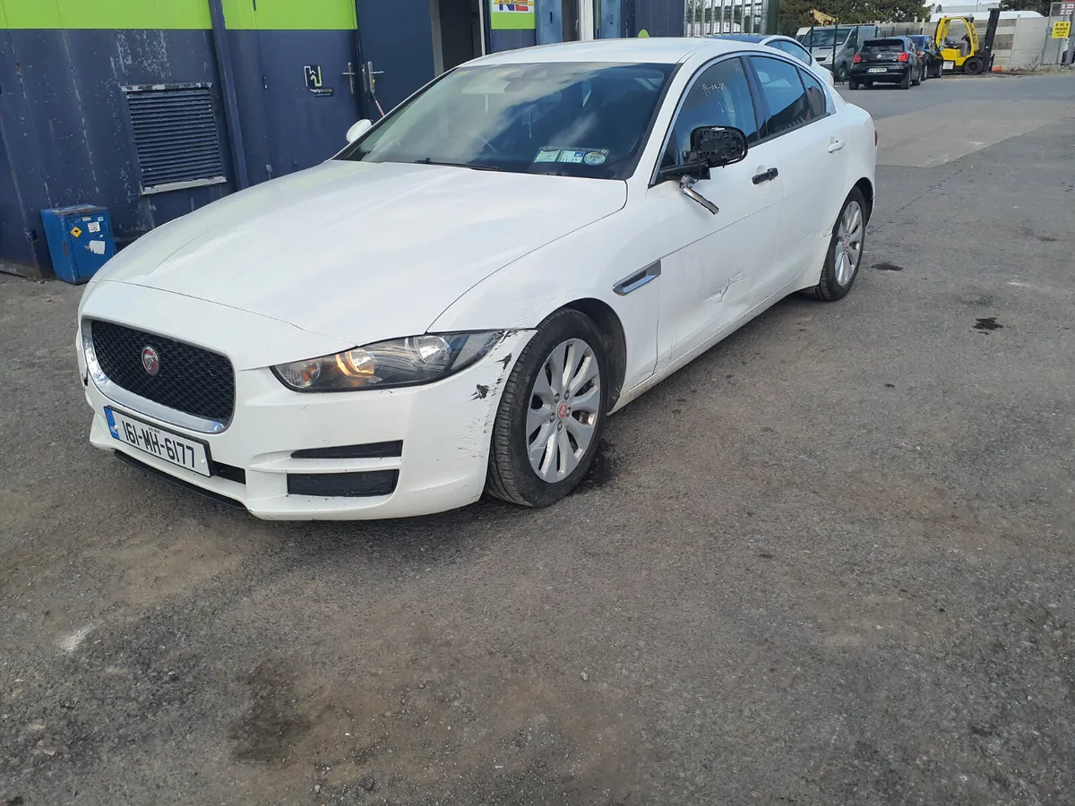 2016 jaguar XE - Image 3