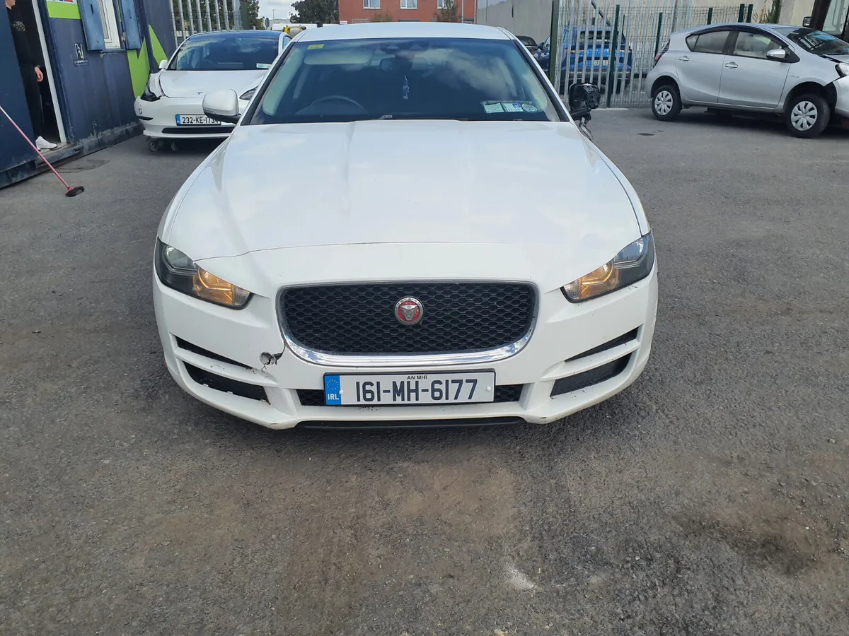 2016 jaguar XE - Image 2
