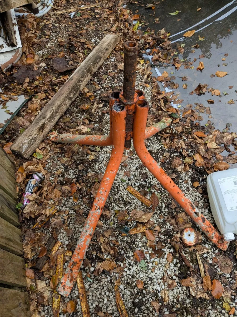 Mixer stand