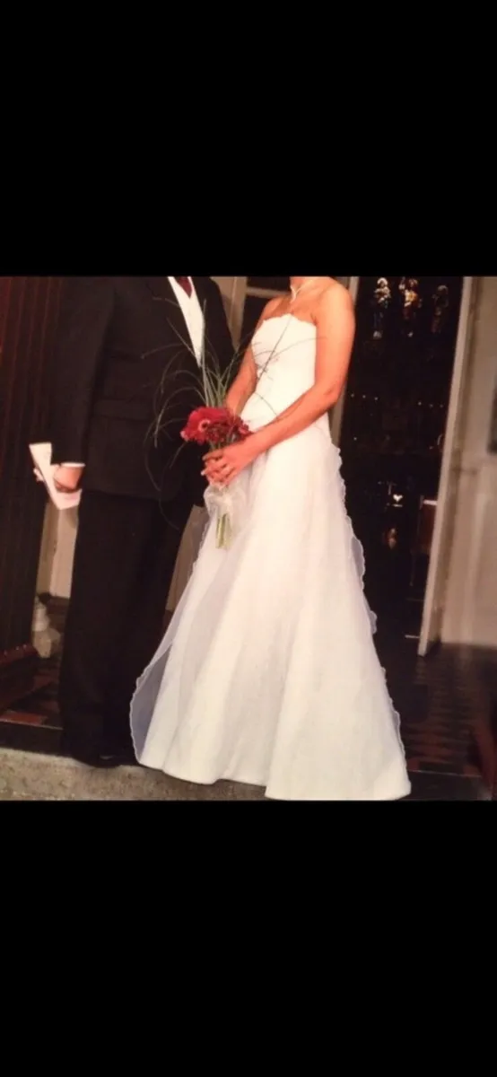 Wedding dress - Image 1