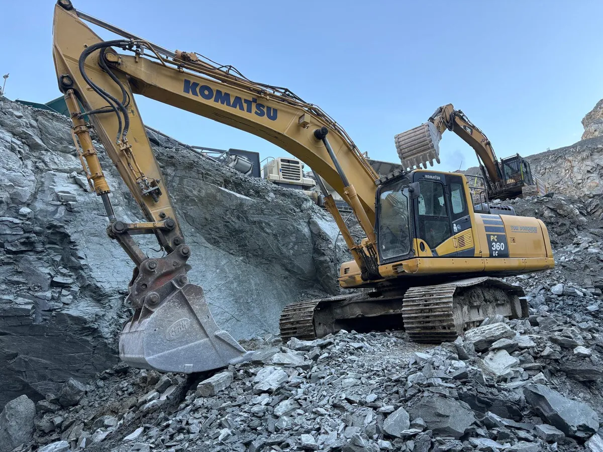 Komatsu PC360LC-11 - Image 1