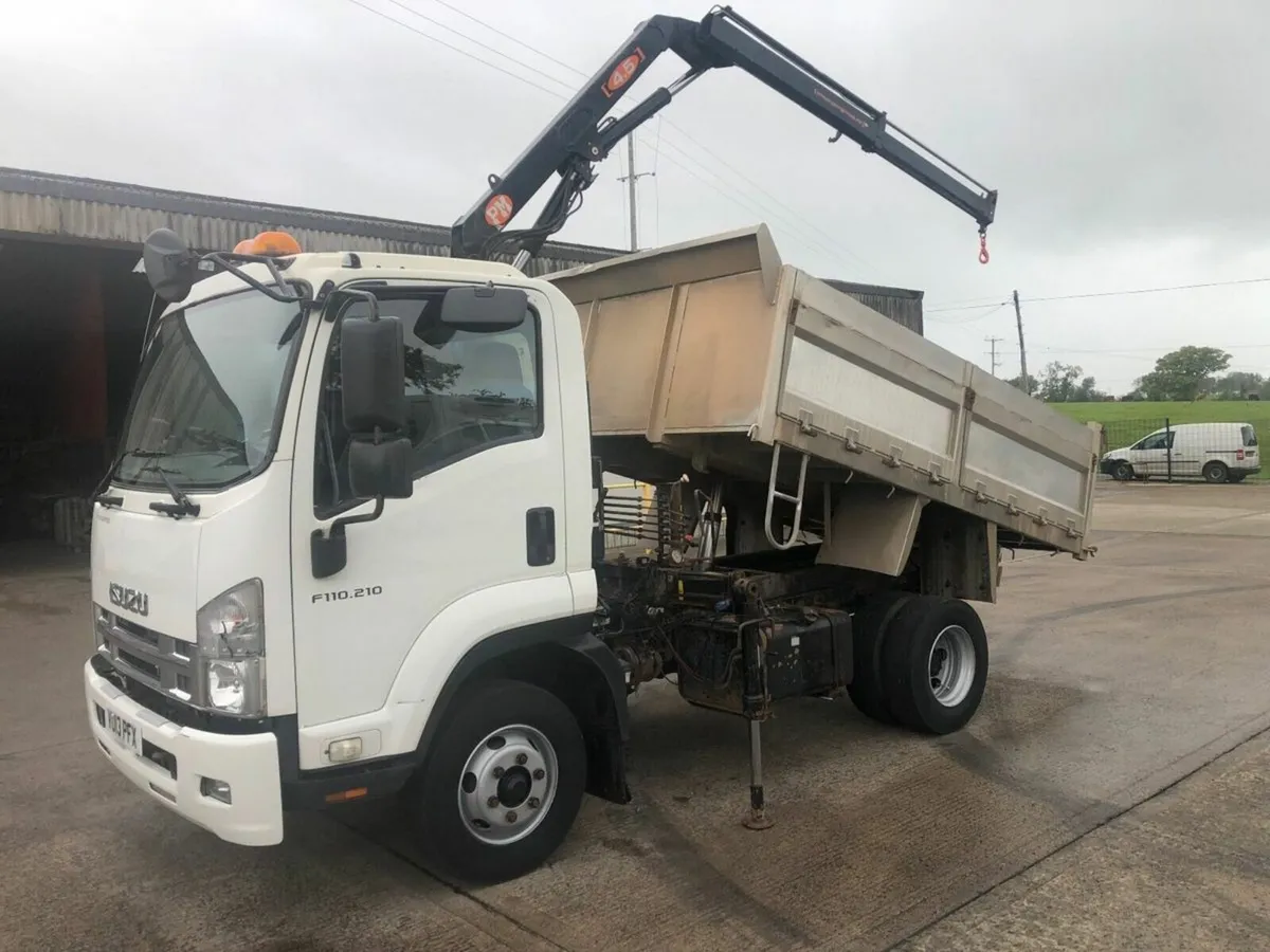 Isuzu 11ton Tipper Crane - Image 1