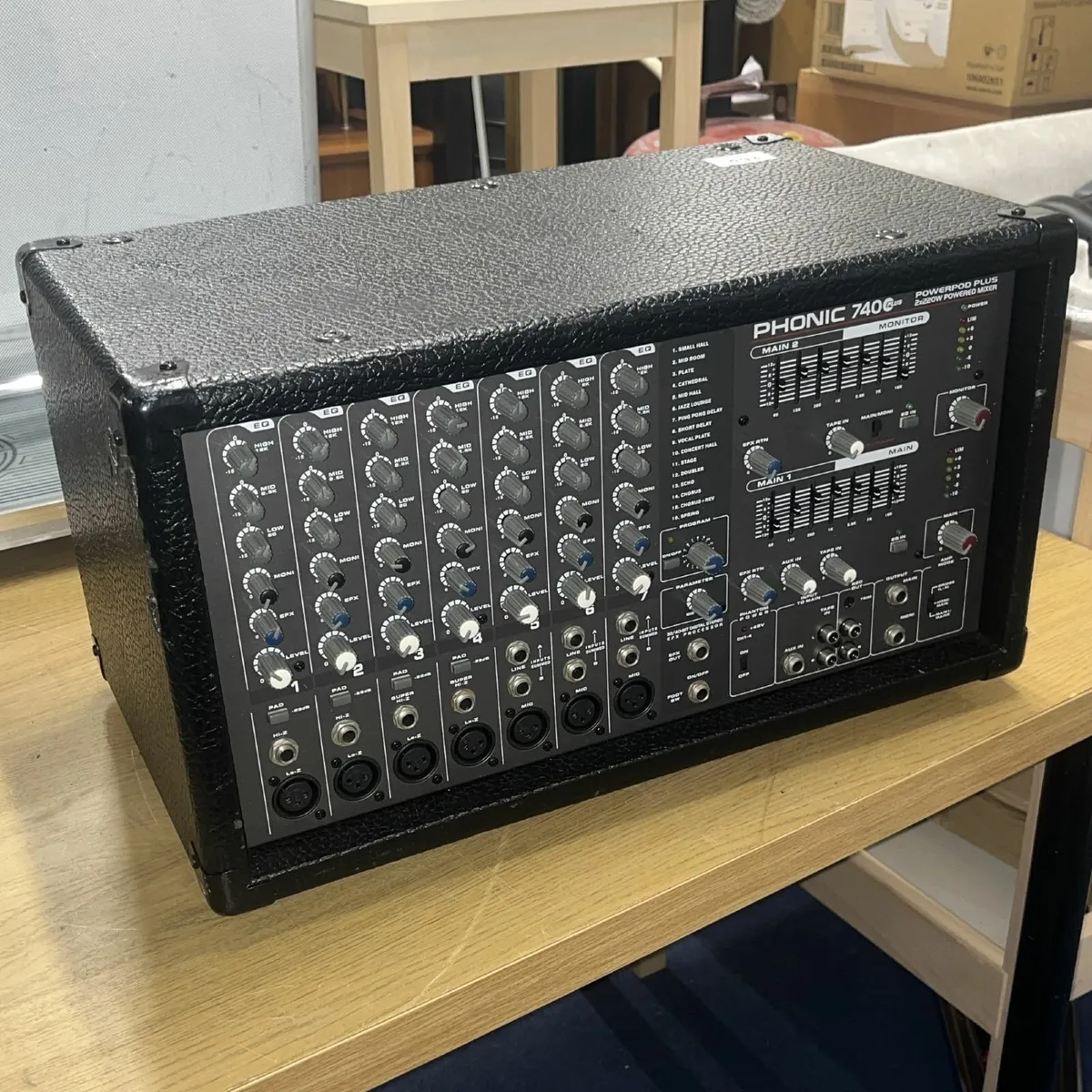 Phonic 7400 Plus Powerpod Plus 2 x 220 W powered m - Image 1