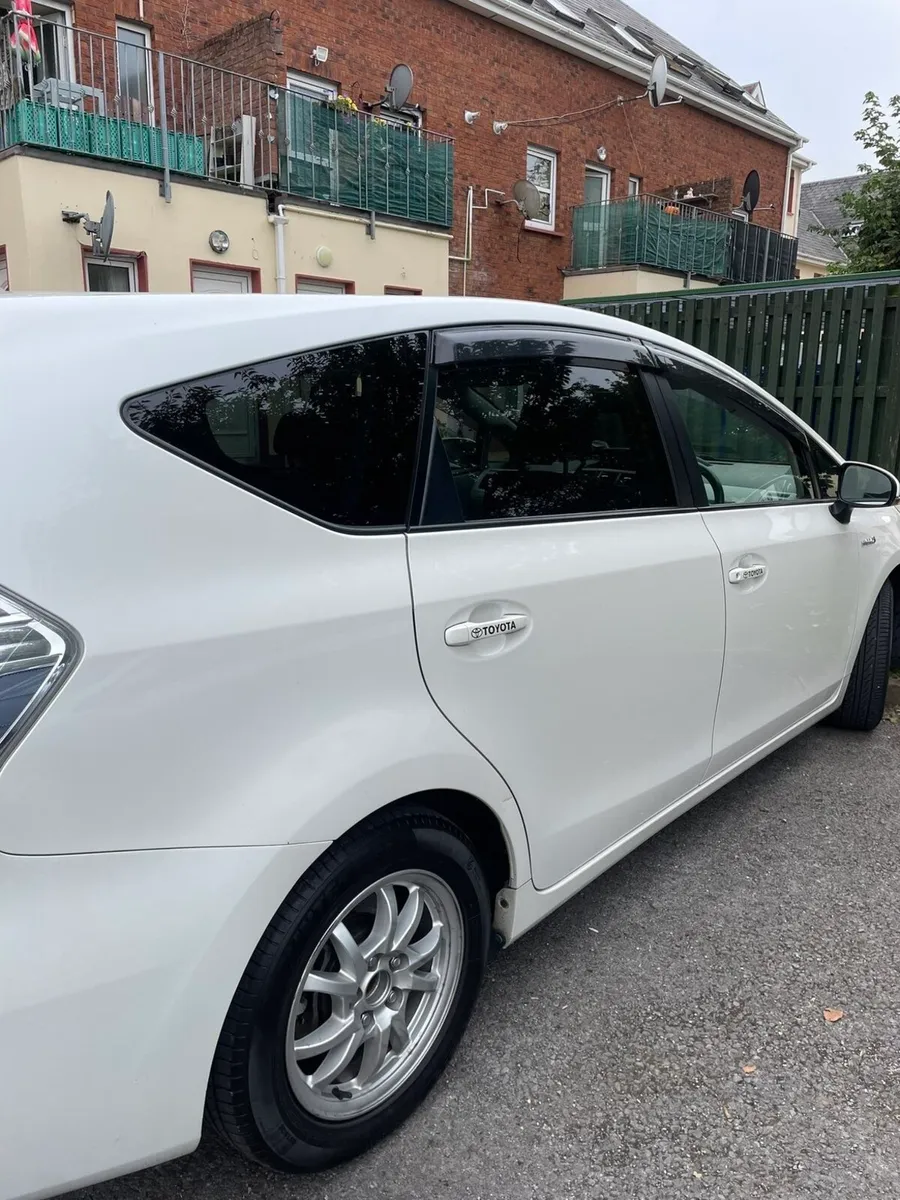 Toyota PriusCX  Hybrid 7 seater 2012 - Image 1