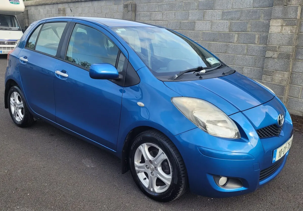 Toyota Yaris 2010 - Image 2