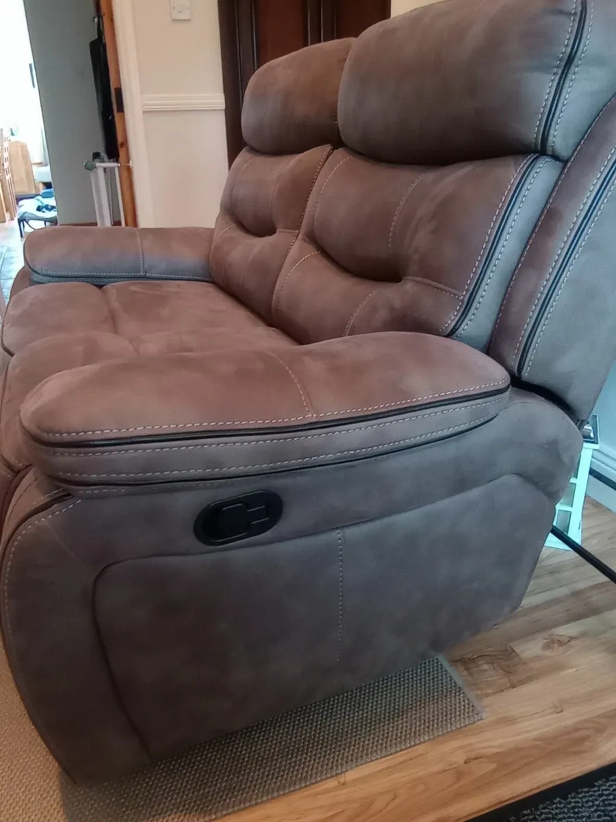 Two seater recliner sofa - Image 1