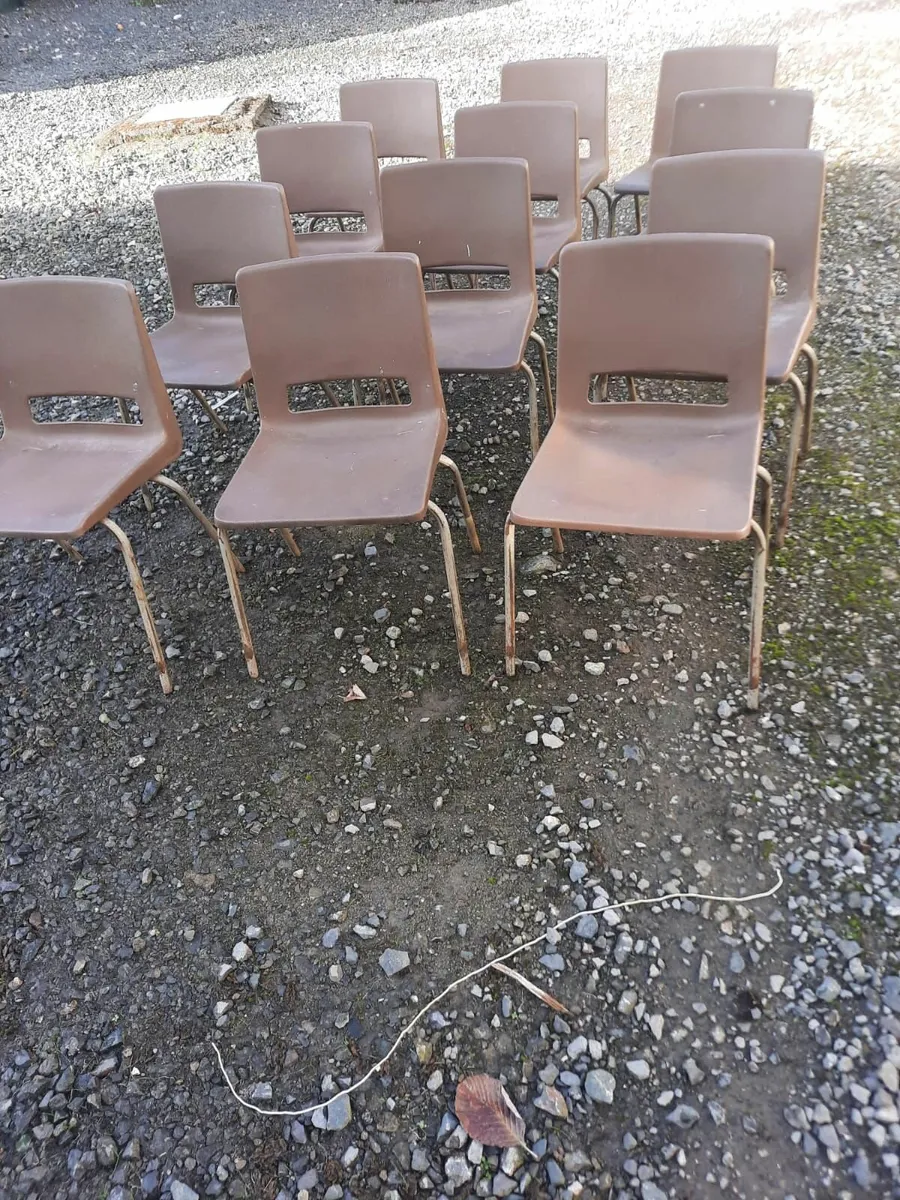 Poly chairs - Image 3
