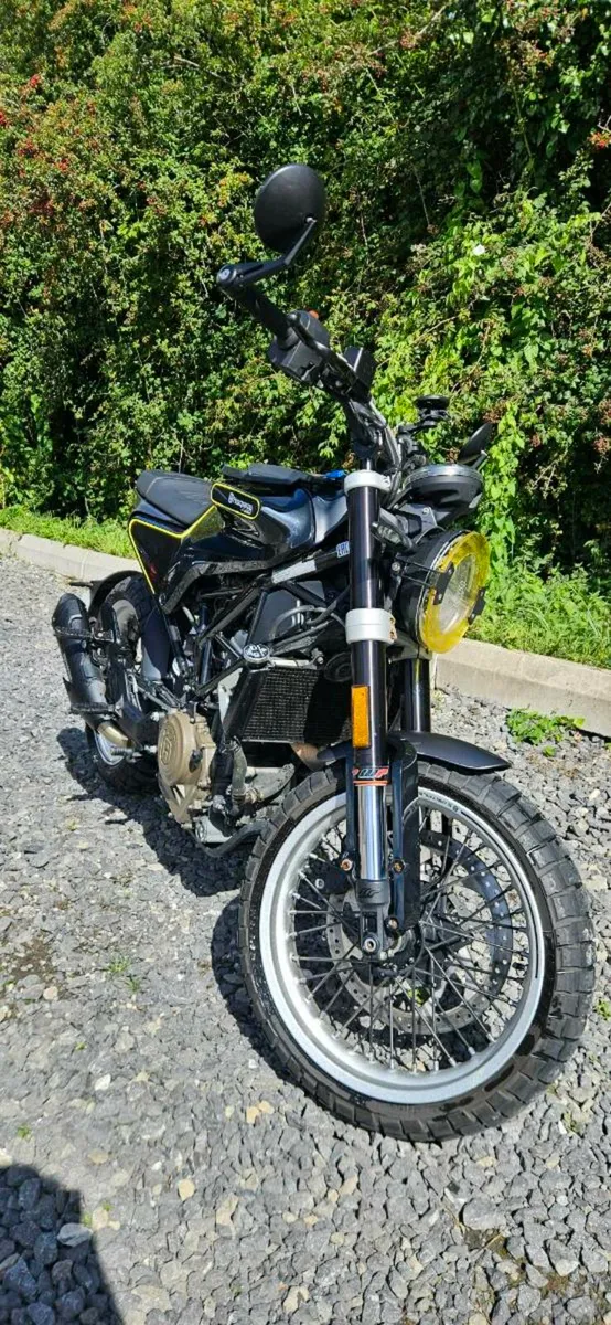 Husqvarna Svartpilen 401 - Image 2