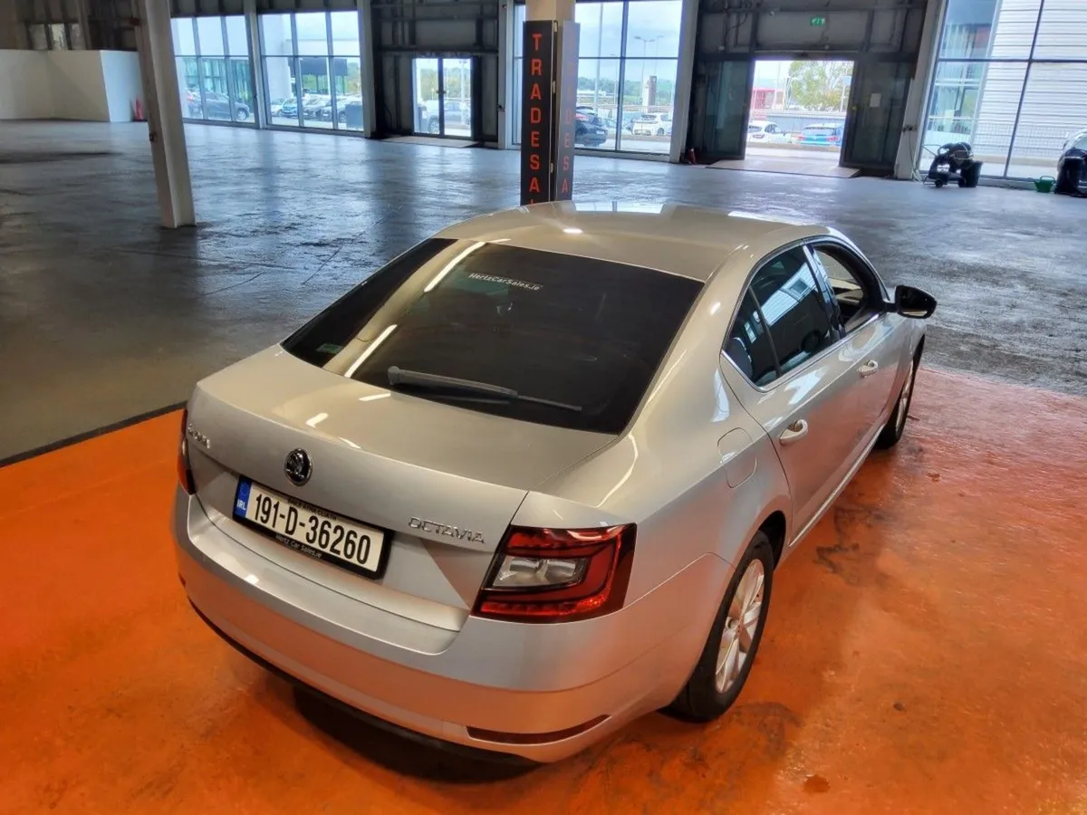 Skoda Octavia Ambition 1.6tdi 115HP DSG - Image 3