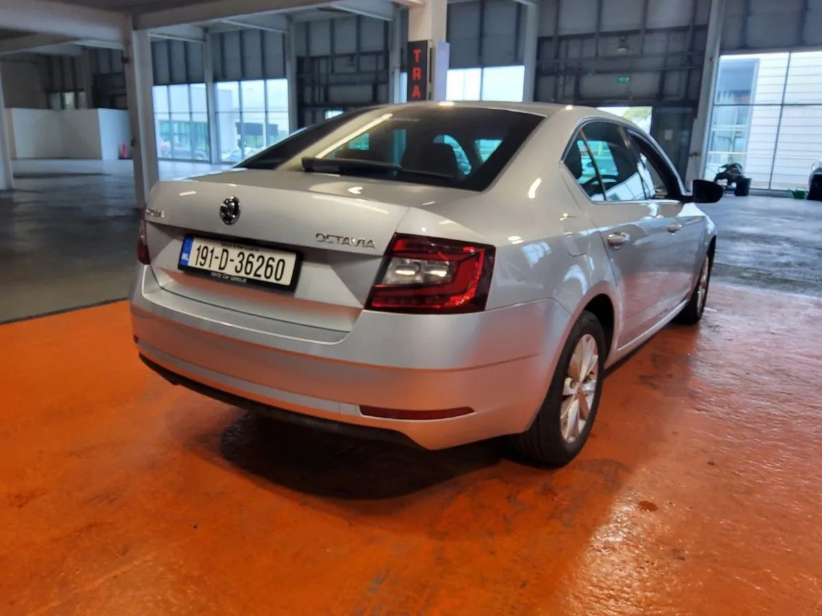 Skoda Octavia Ambition 1.6tdi 115HP DSG - Image 4