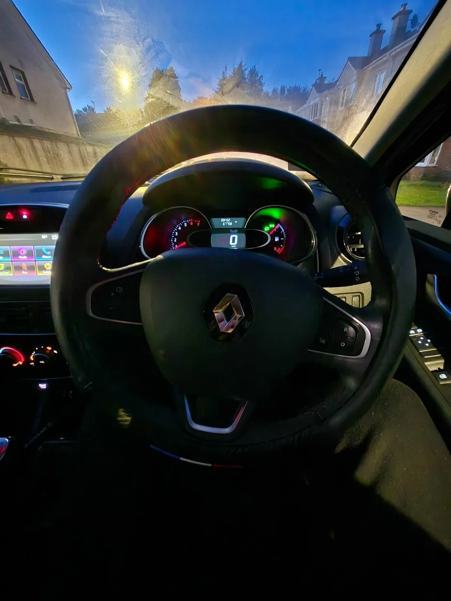 Renault Clio 2017 - Image 1