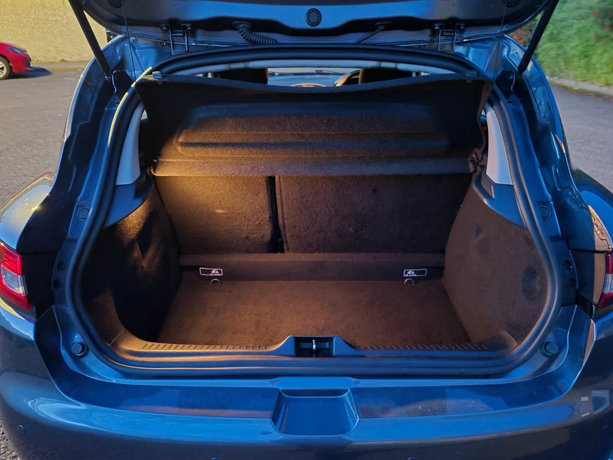Renault Clio 2017 - Image 2