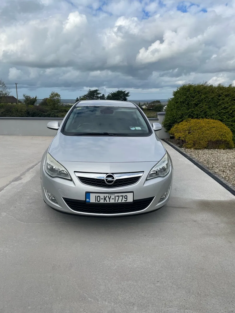 Opel Astra - Image 1