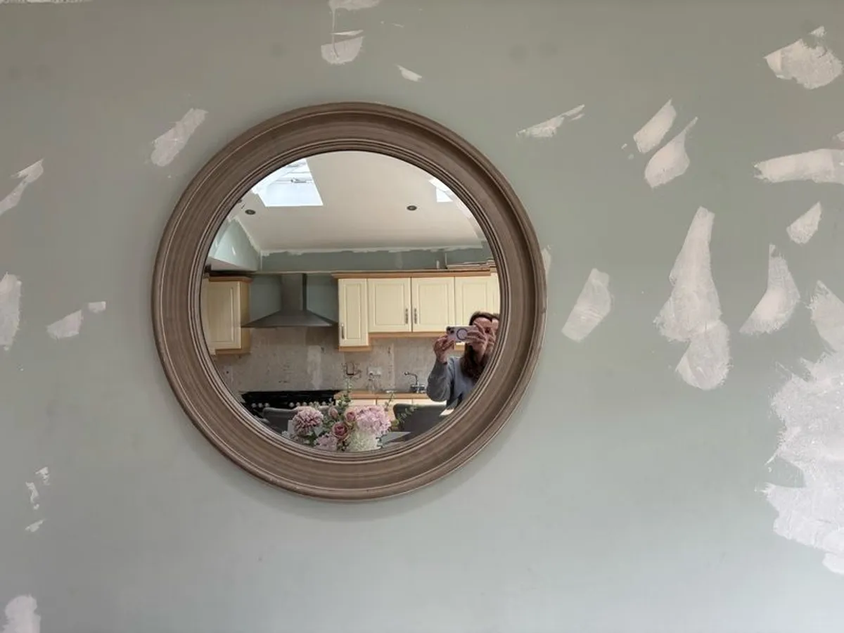 Beautiful round mirror - Image 2