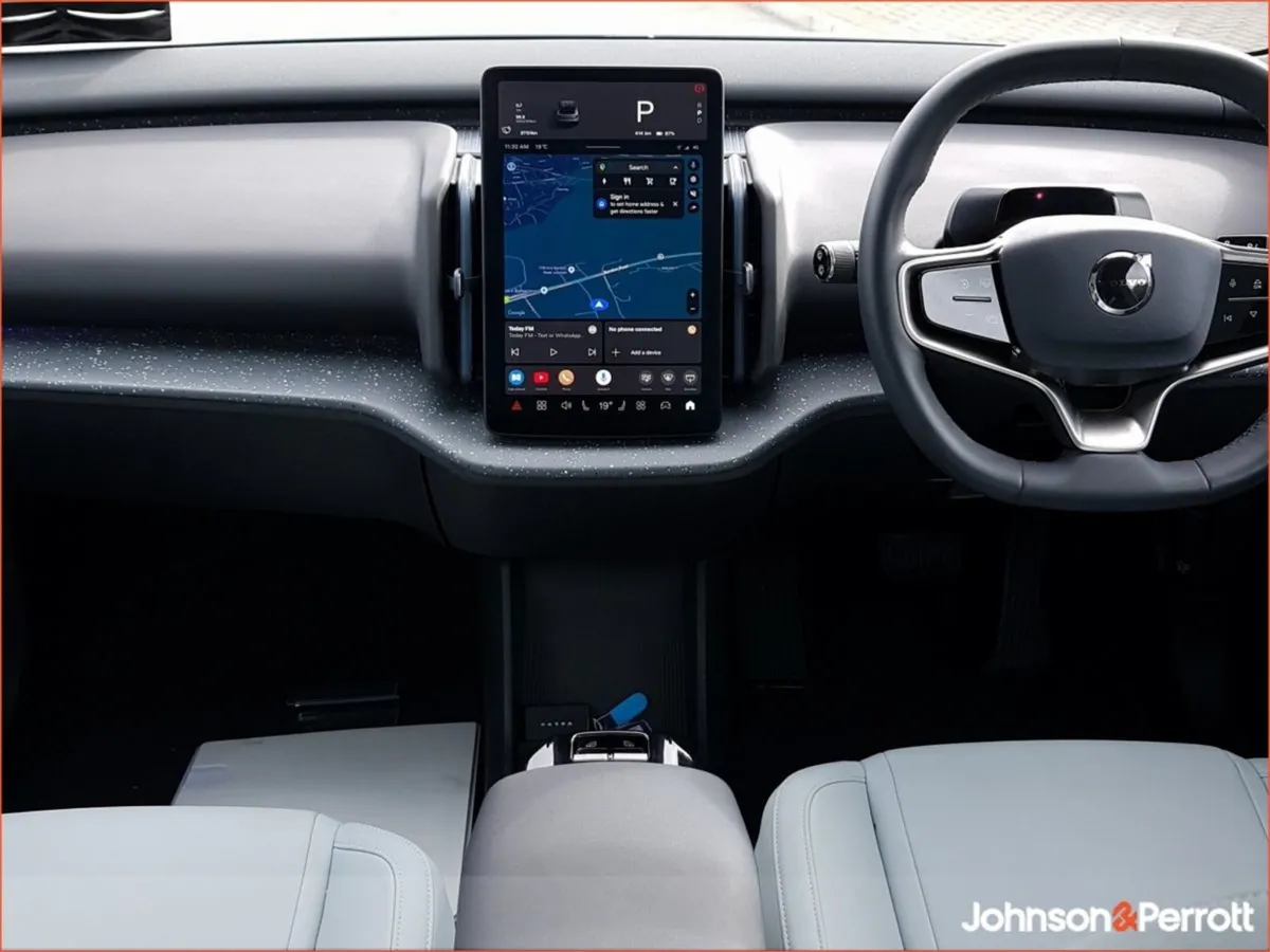 Volvo EX30 Ultra 272 bhp 69 kWh Extended Range (p - Image 2