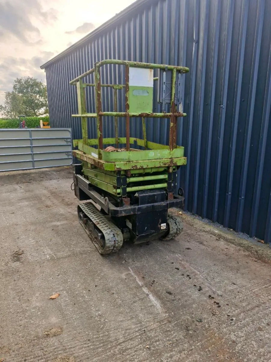 Track scissor lift - Image 2
