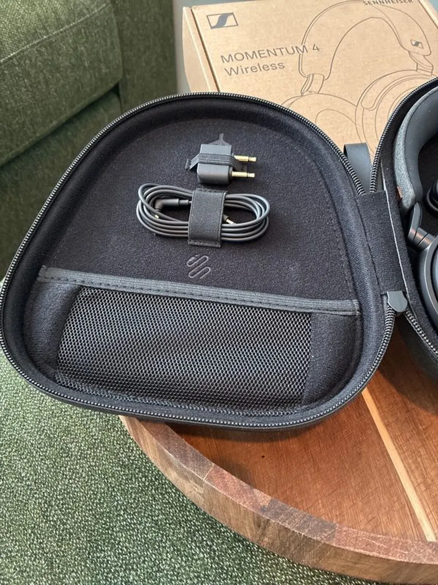 Sennheiser Momentum 4 - Image 2