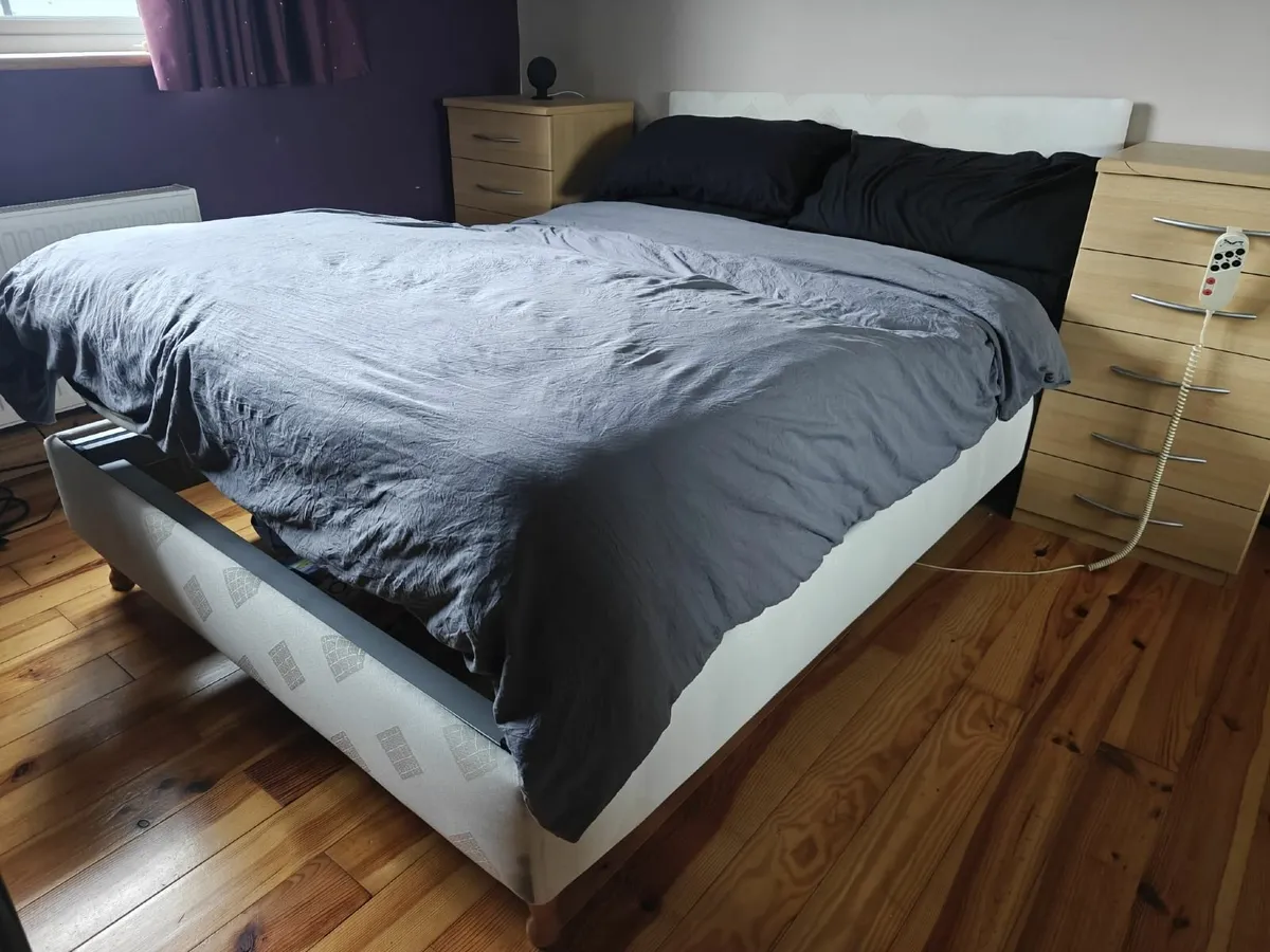Double electric bed - Image 1