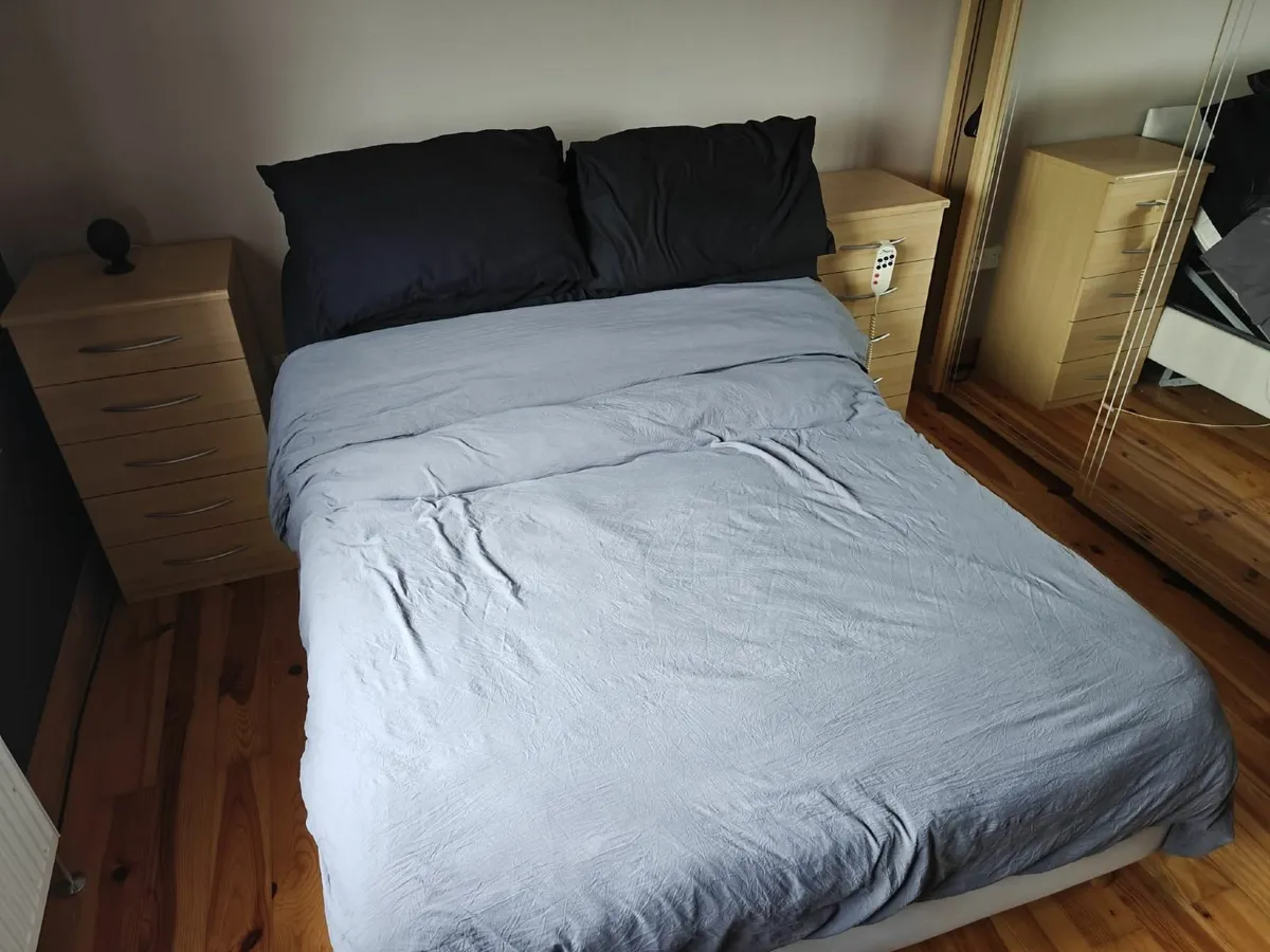 Double electric bed - Image 4