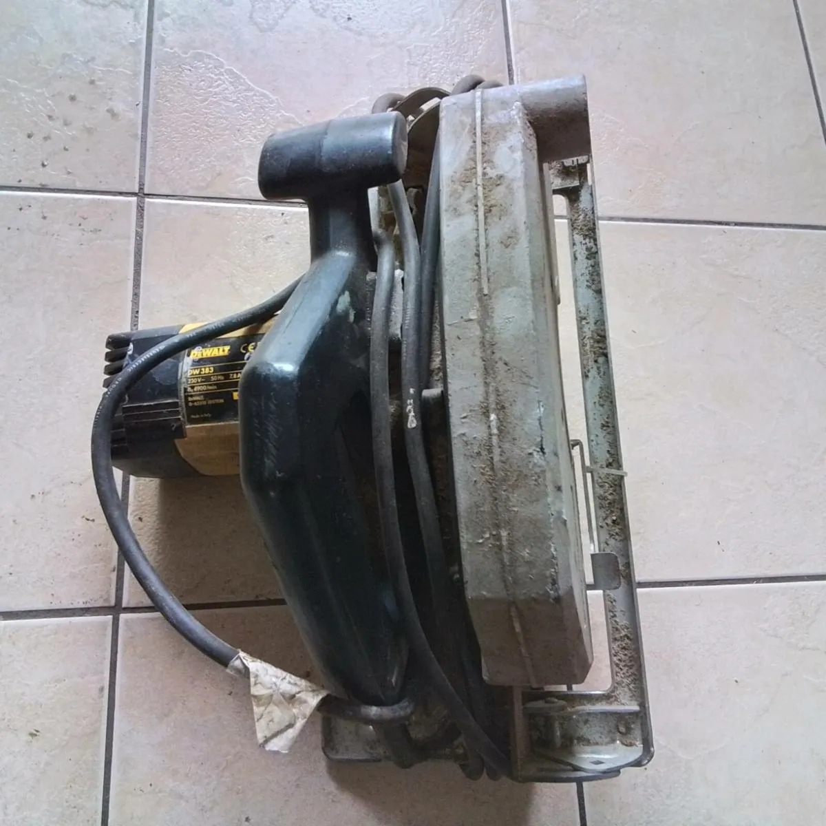 DEWALT CIRCULAR SAW - Image 2