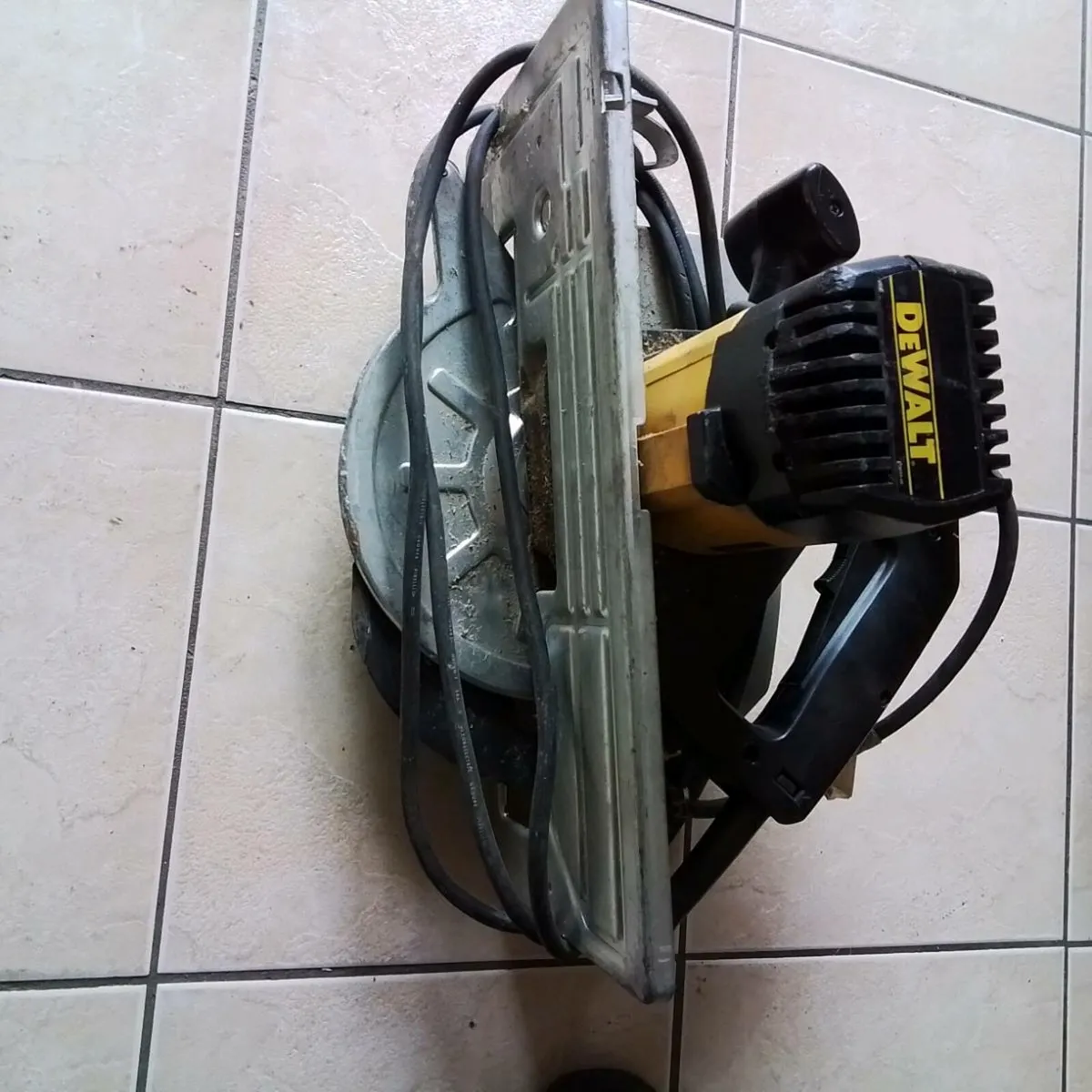 DEWALT CIRCULAR SAW - Image 3