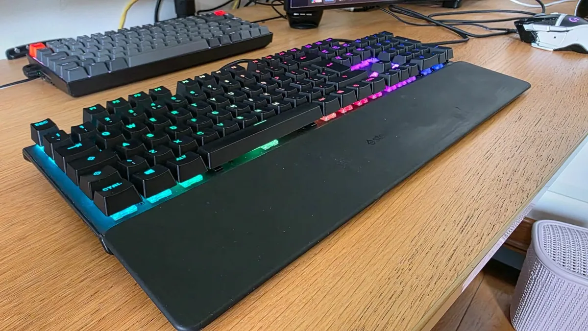 Steelseries Apex 5 Hybrid Mechanical Gaming Keyboa - Image 3