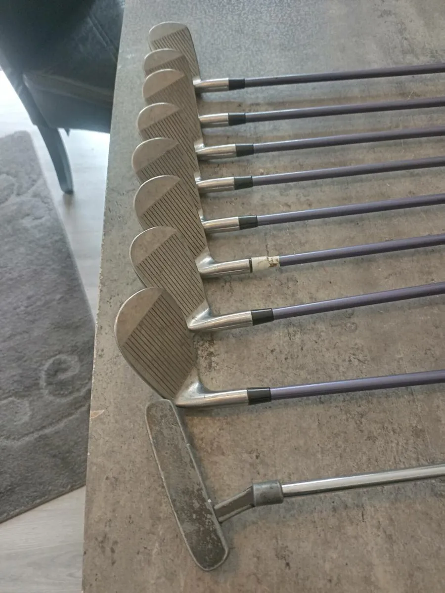 Yonex womens Golf irons and putter. - Image 3