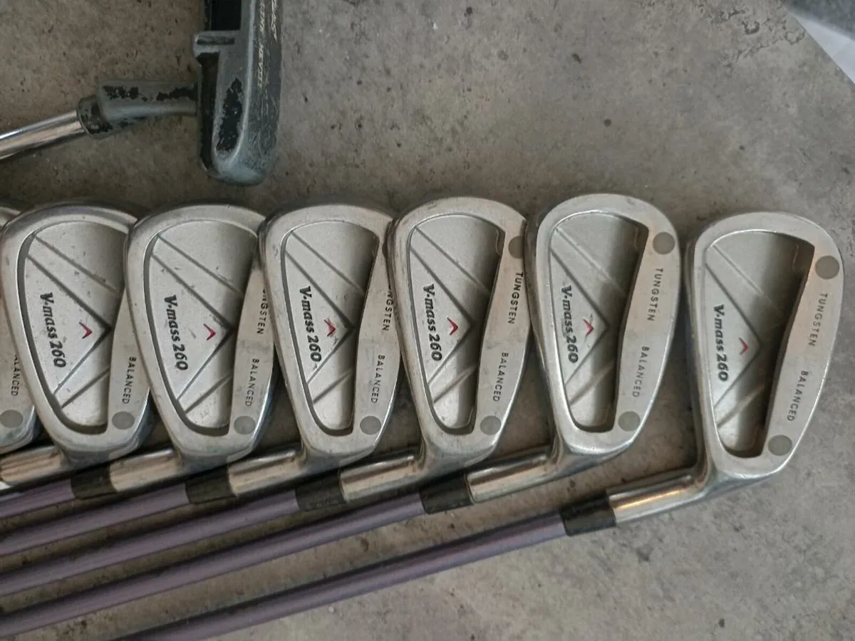 Yonex womens Golf irons and putter. - Image 4
