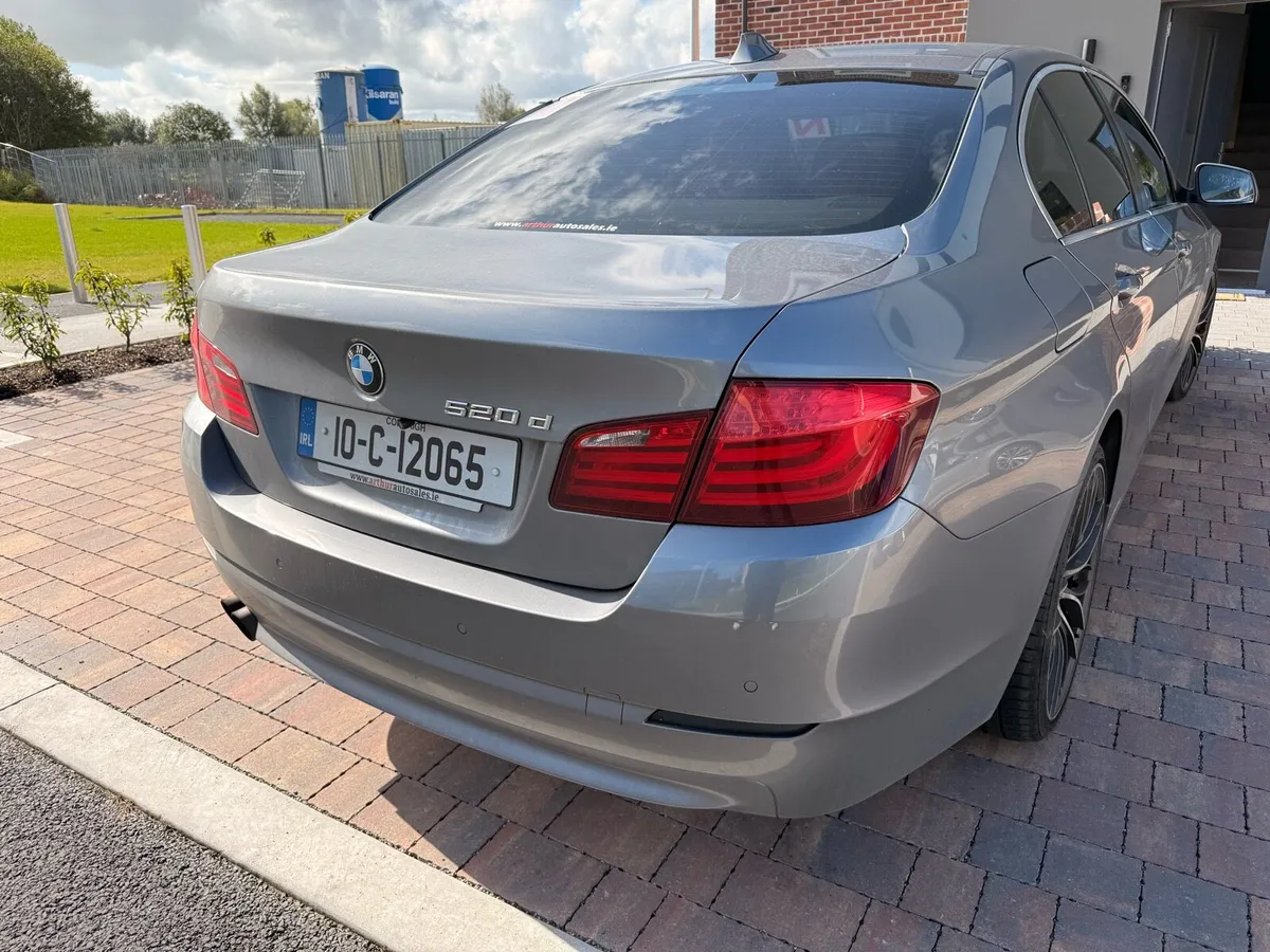 BMW 520D 2010 - Image 4