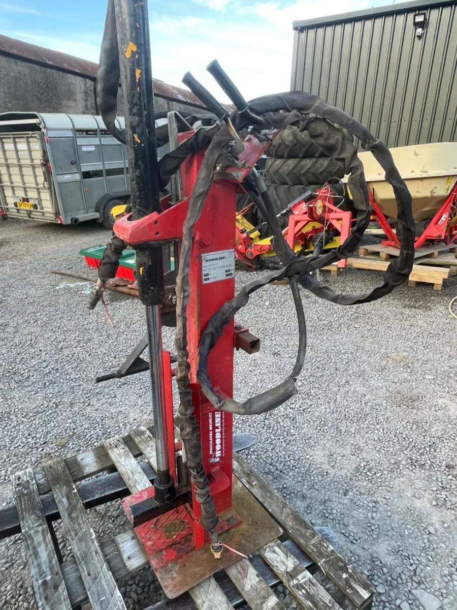 Wood line log splitter - Image 1