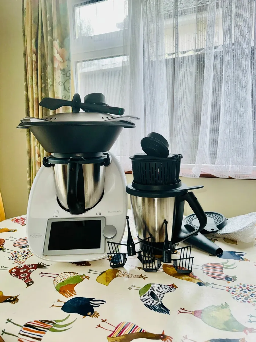 Thermomix TM6 with second bowl. - Image 1