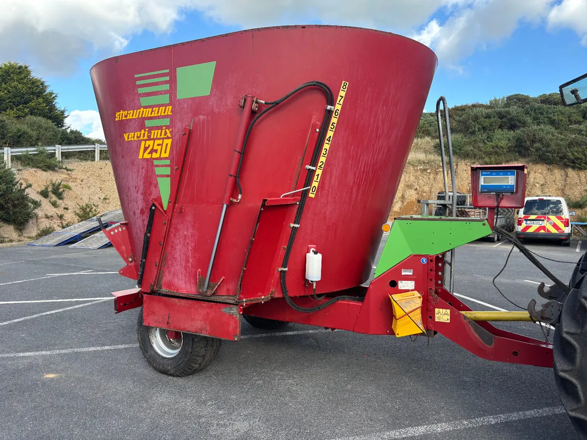 Strautmann 1250 Tub Feeder - Image 1