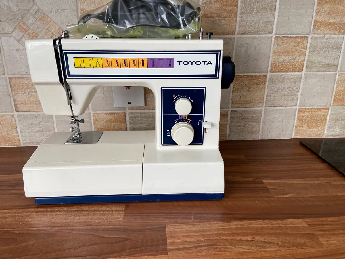 Electric sewing machine - Image 4