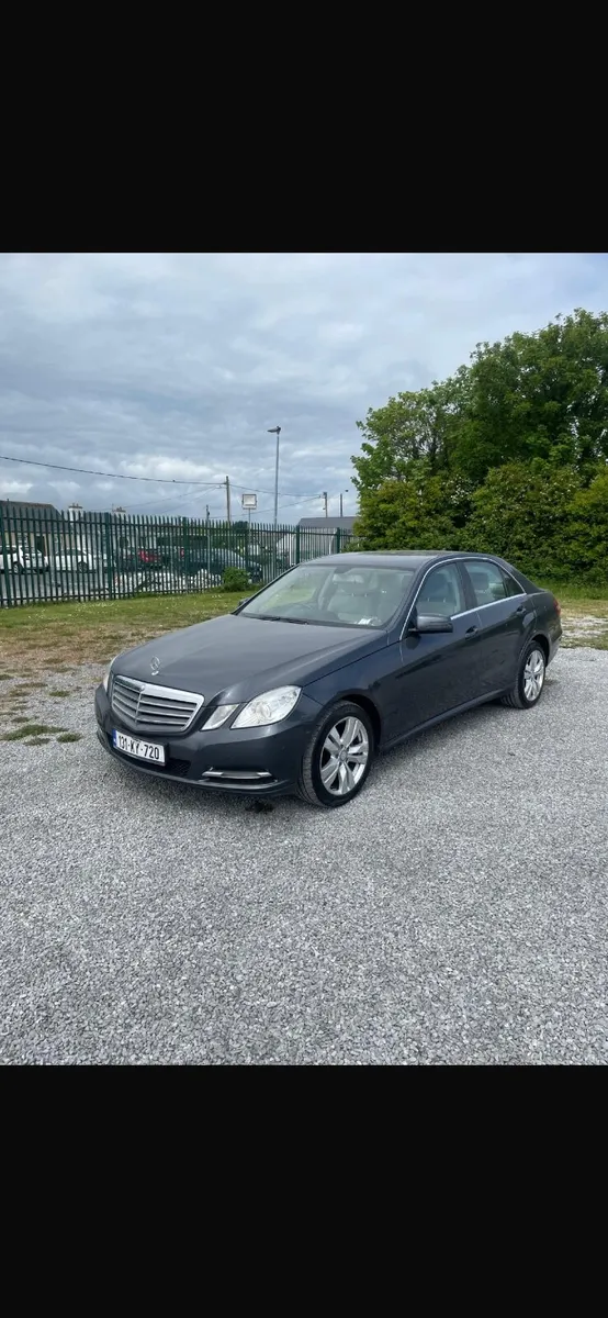 Mercedes-Benz E-Class 2013 - Image 3