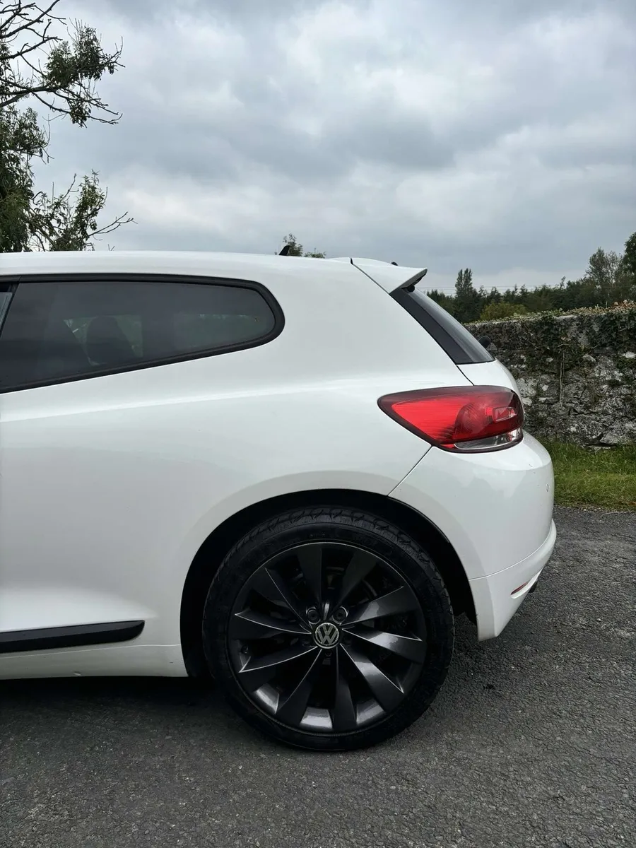 Volkswagen Scirocco 2.0TDI - Image 4