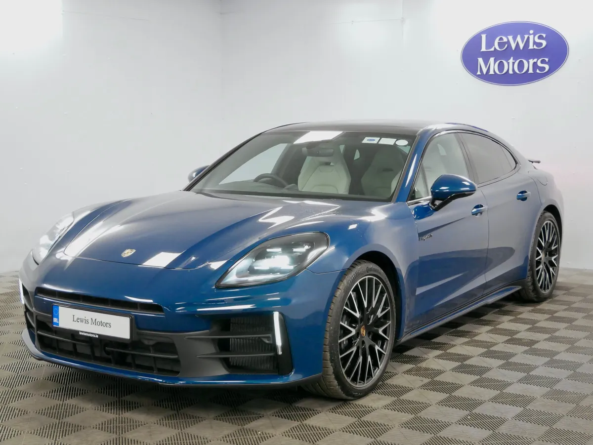 2025 Porsche Panamera 4 E-Hybrid - Image 4