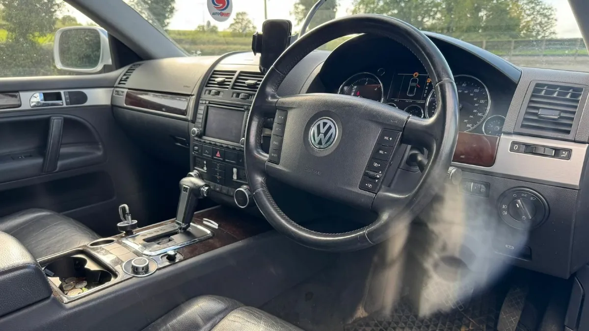 Volkswagen Touareg 2.5D Auto - Image 4