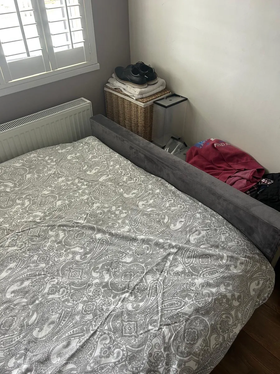 4ft Bed w/Mattress - Image 2