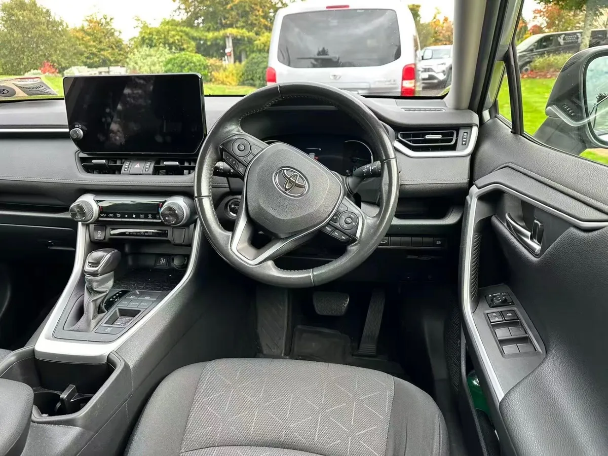 Toyota RAV4 2023 - Image 3