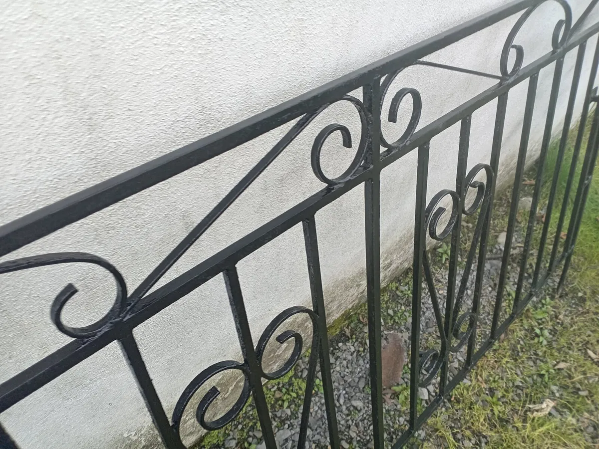 Solid iron gates 7 ft each. Cover 14ft entrance - Image 2