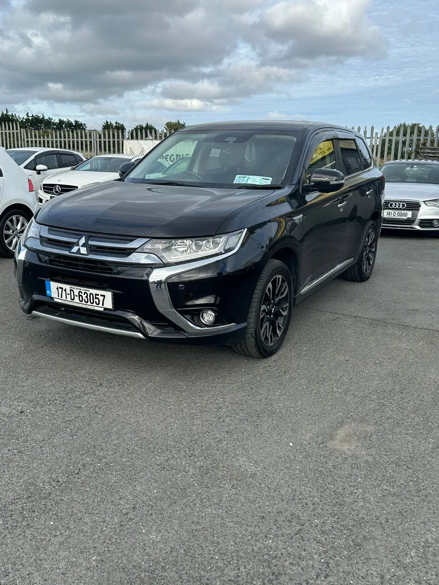 Mitsubishi Outlander hybrid - Image 2