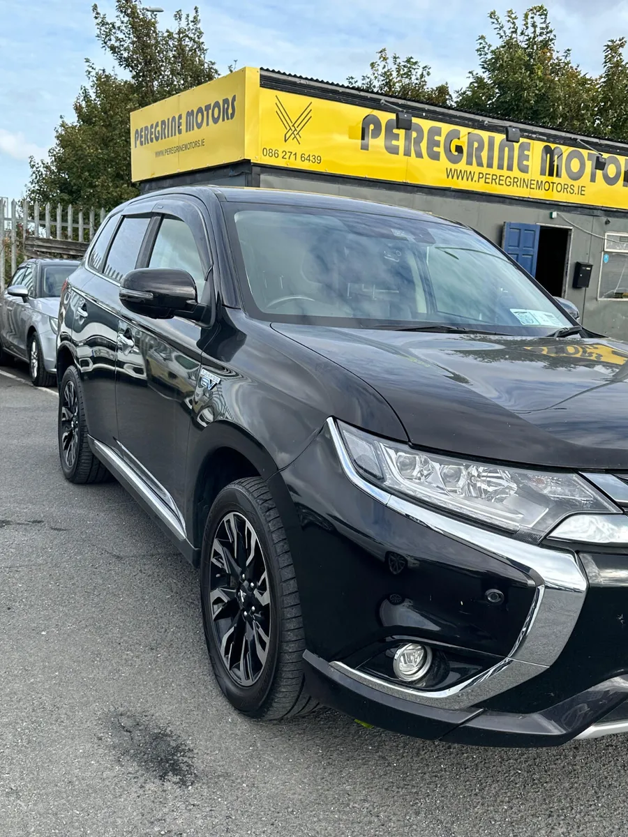Mitsubishi Outlander hybrid - Image 3