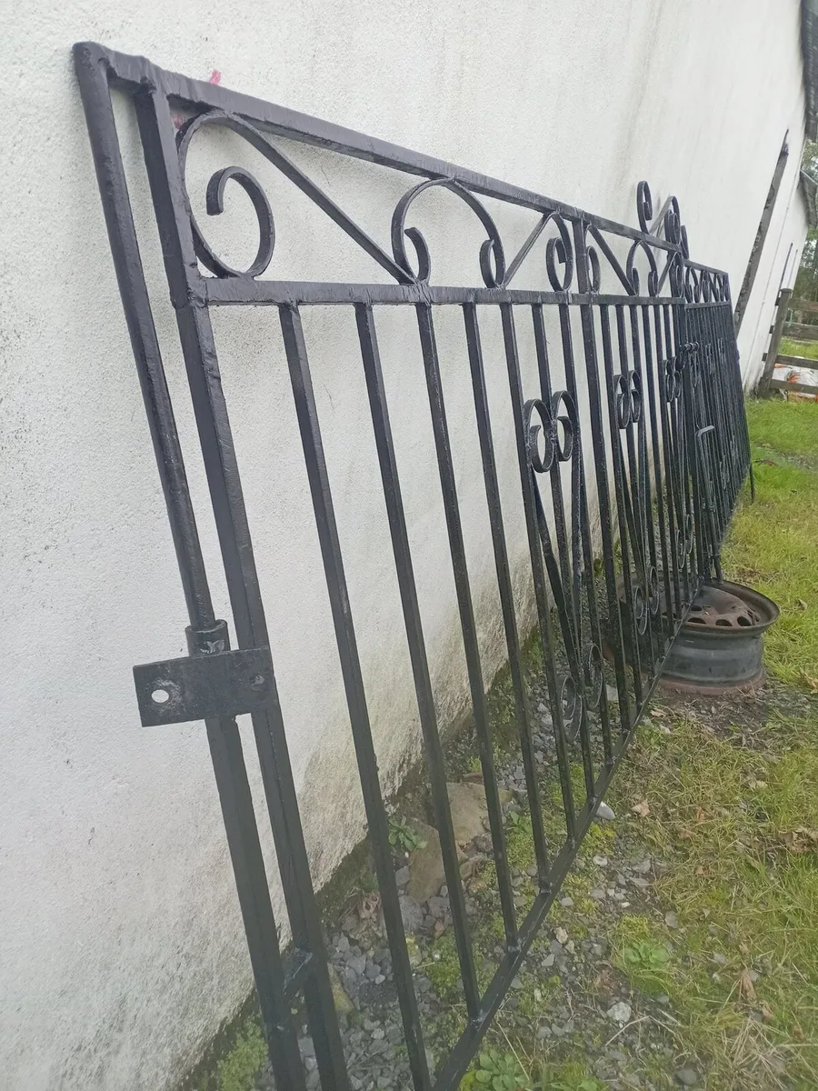 Solid iron gates 7 ft each. Cover 14ft entrance - Image 3