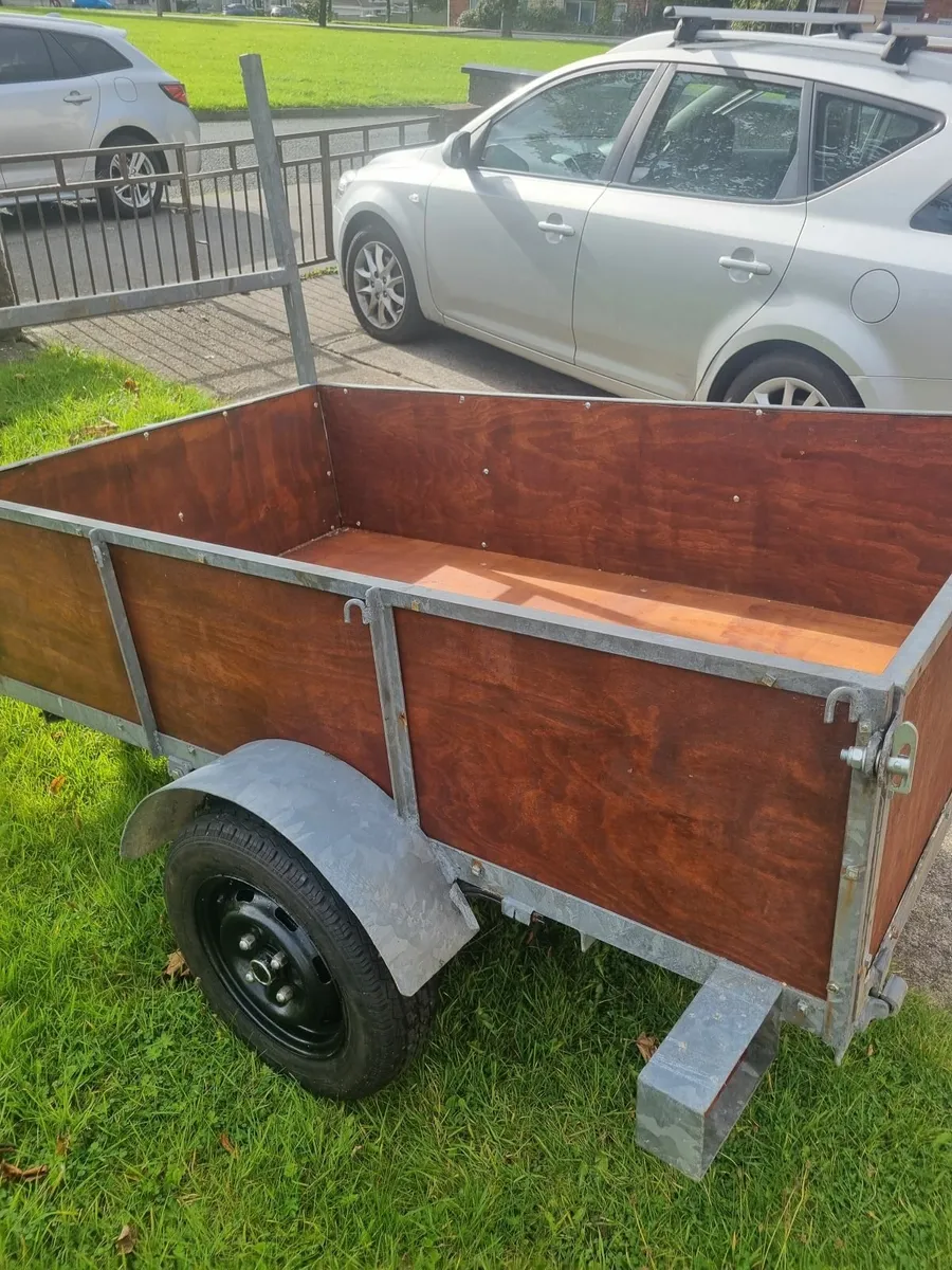 Trailer - Image 2