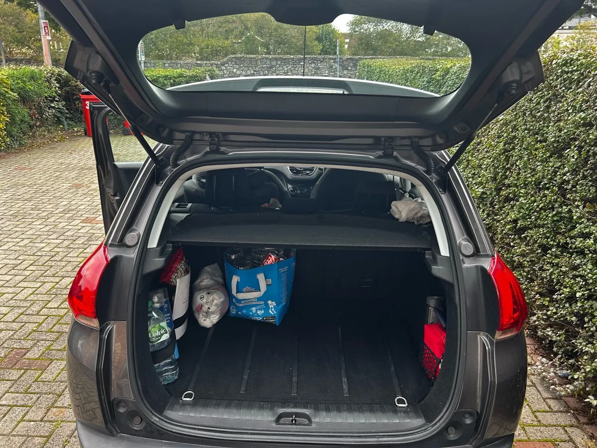 PEUGEOT 2008 - Image 2