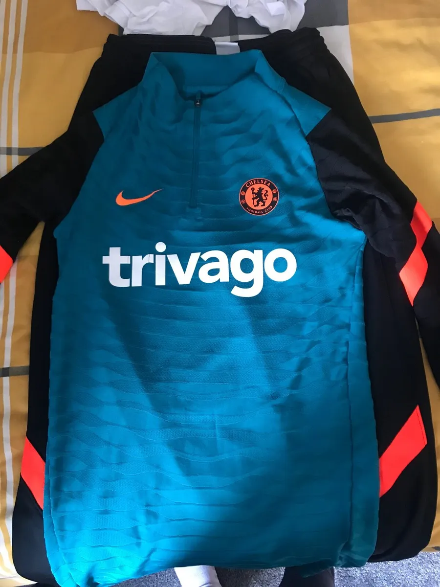 Chelsea football gear - Image 2