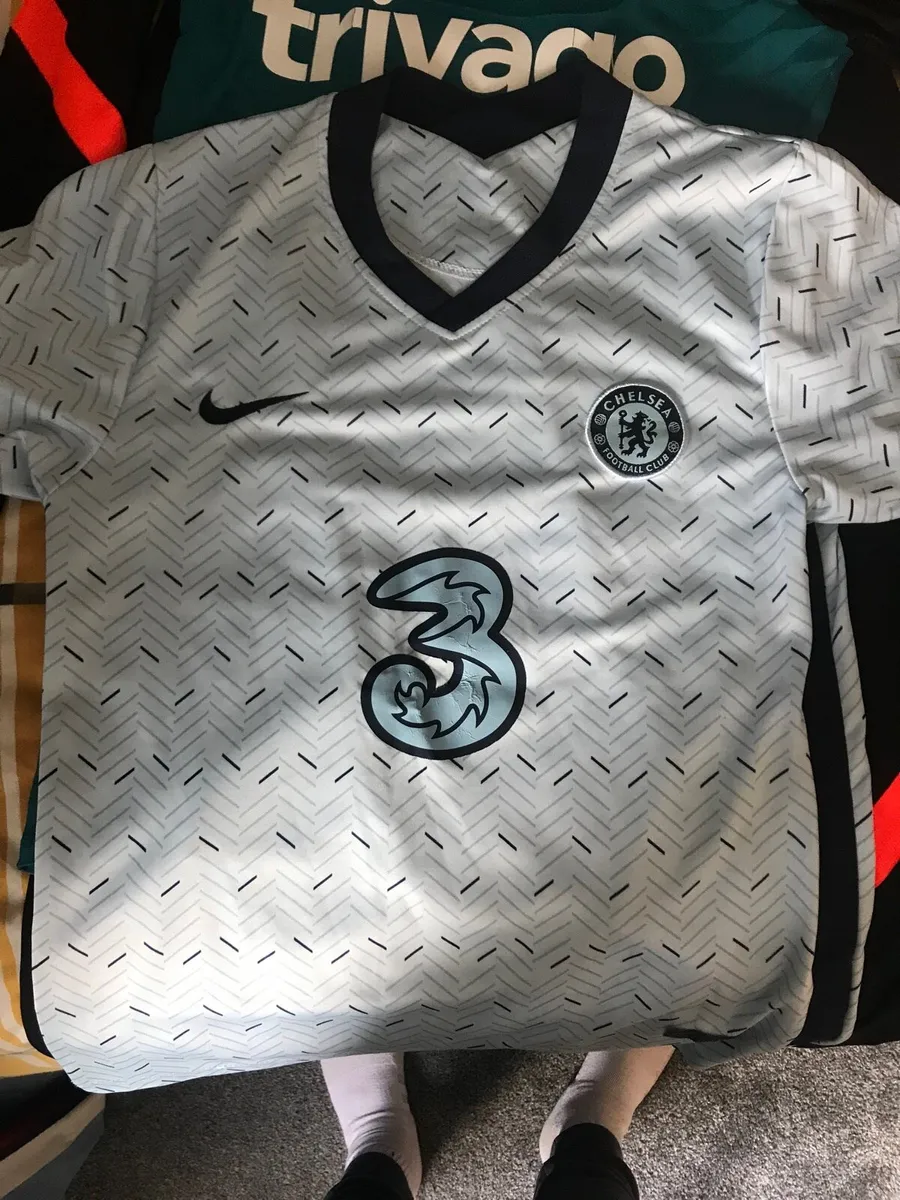 Chelsea football gear - Image 3