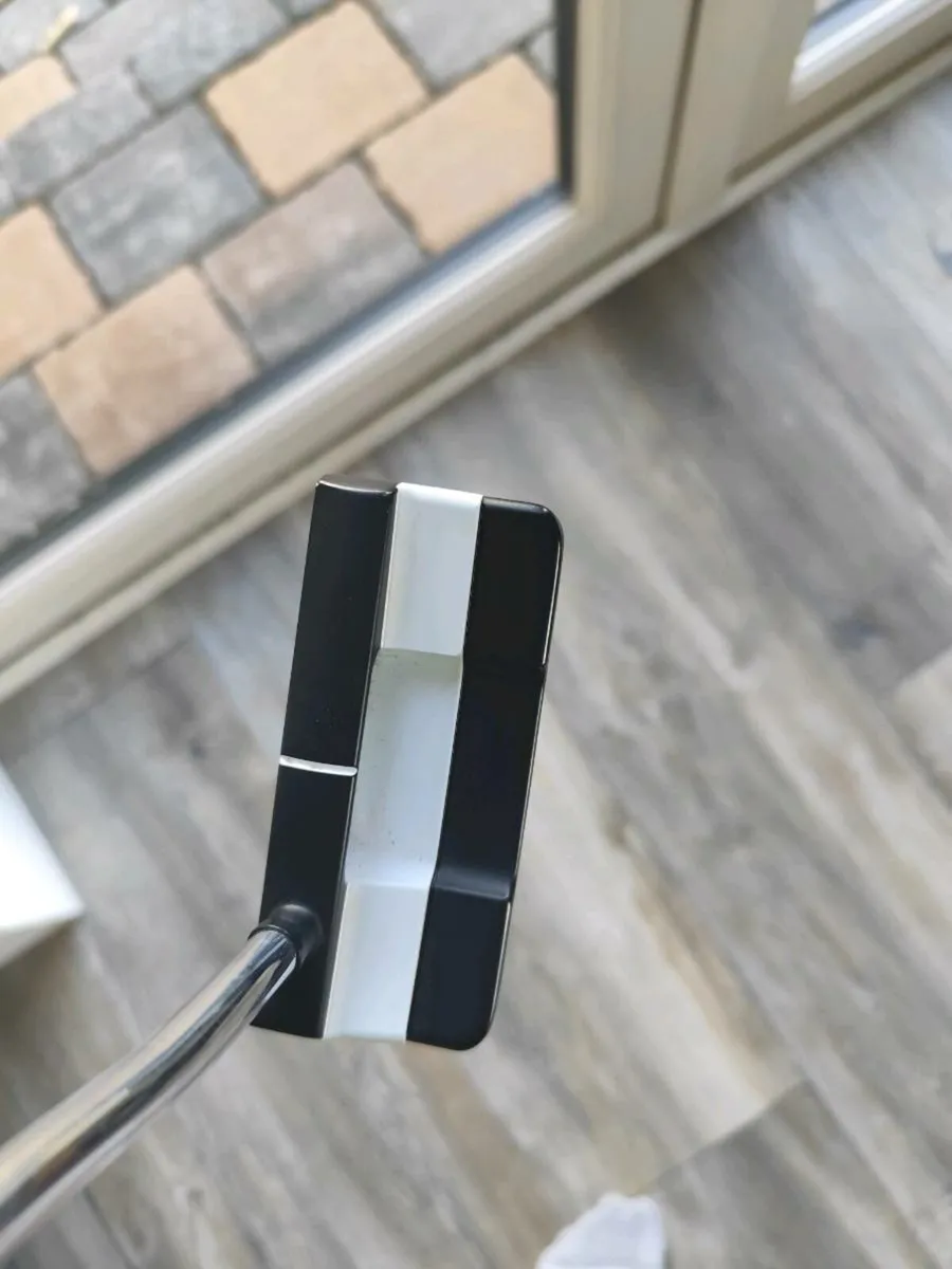 Odyssey Versa putter - Image 1